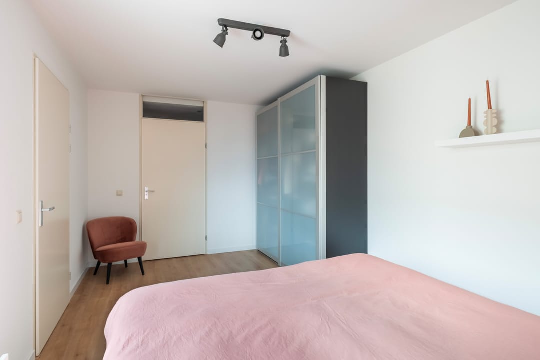 Foto 32 van Tiranastraat 84