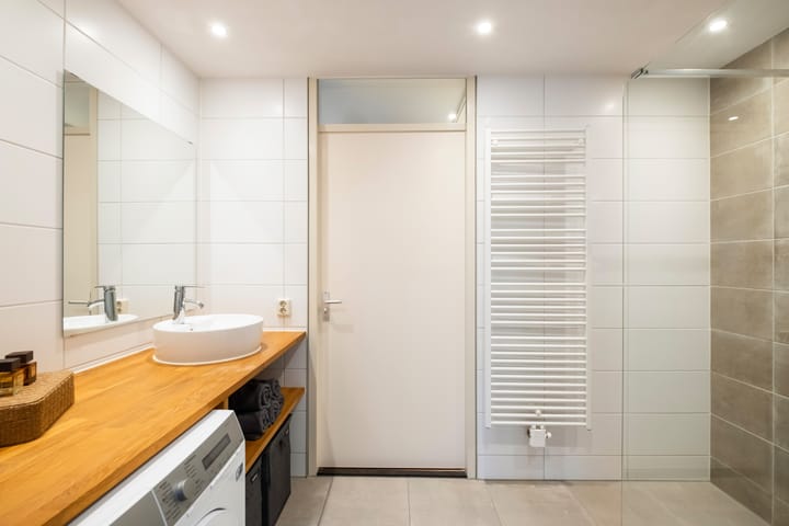 Foto 33 van Tiranastraat 84