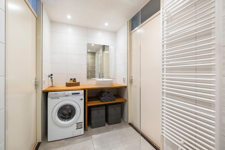 Foto 36 van Tiranastraat 84