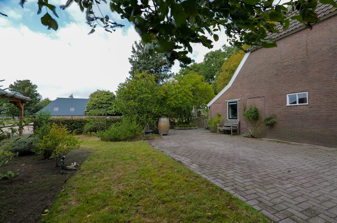 Photo 22 of Oosteinde 16