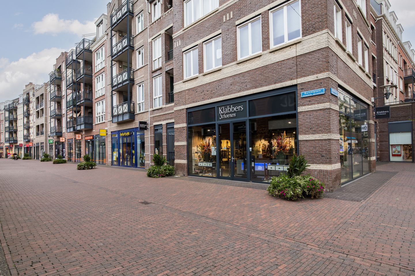 Bekijk foto 1 van Burchtplein 14