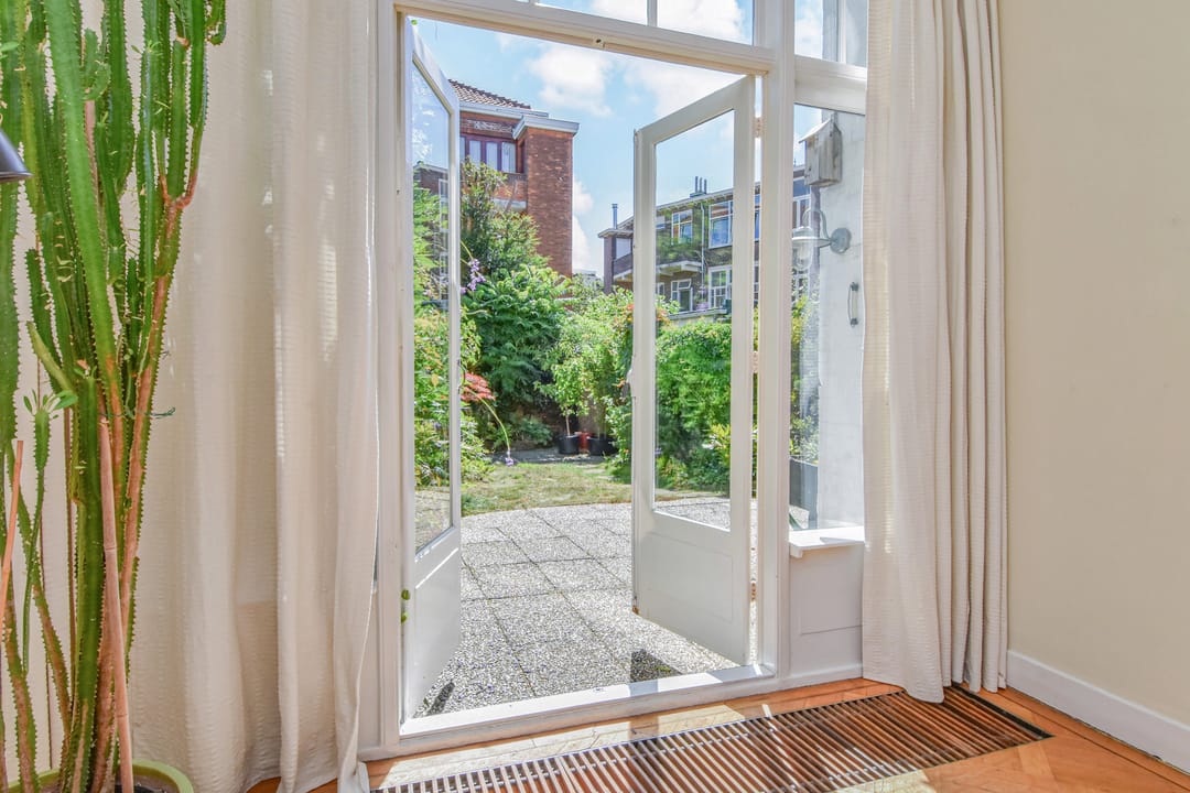 Foto 16 van Van Beverningkstraat 50