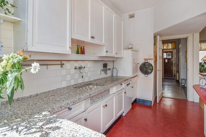 Foto 21 van Van Beverningkstraat 50