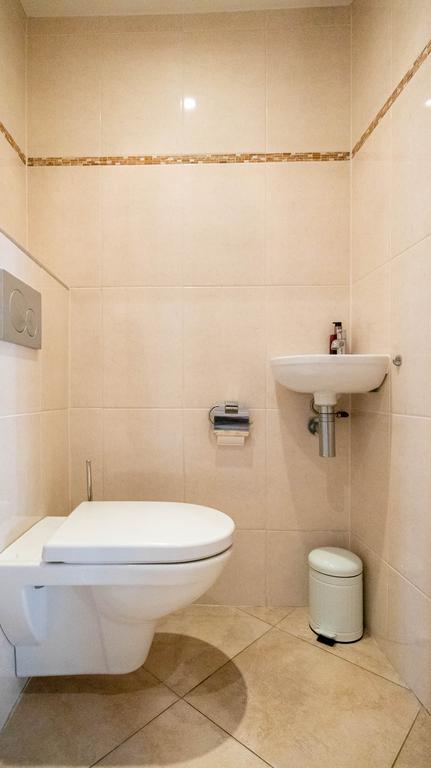 Photo 5 of Hubrechtstraat 28