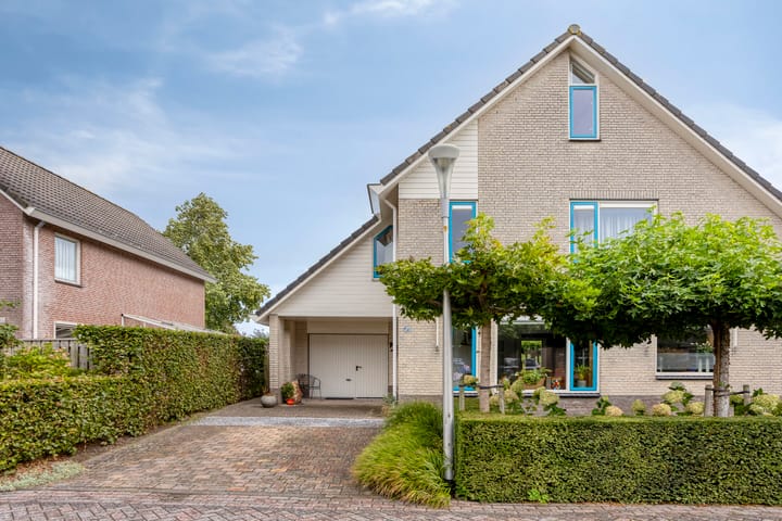 Photo 2 of Vliegersveld 6