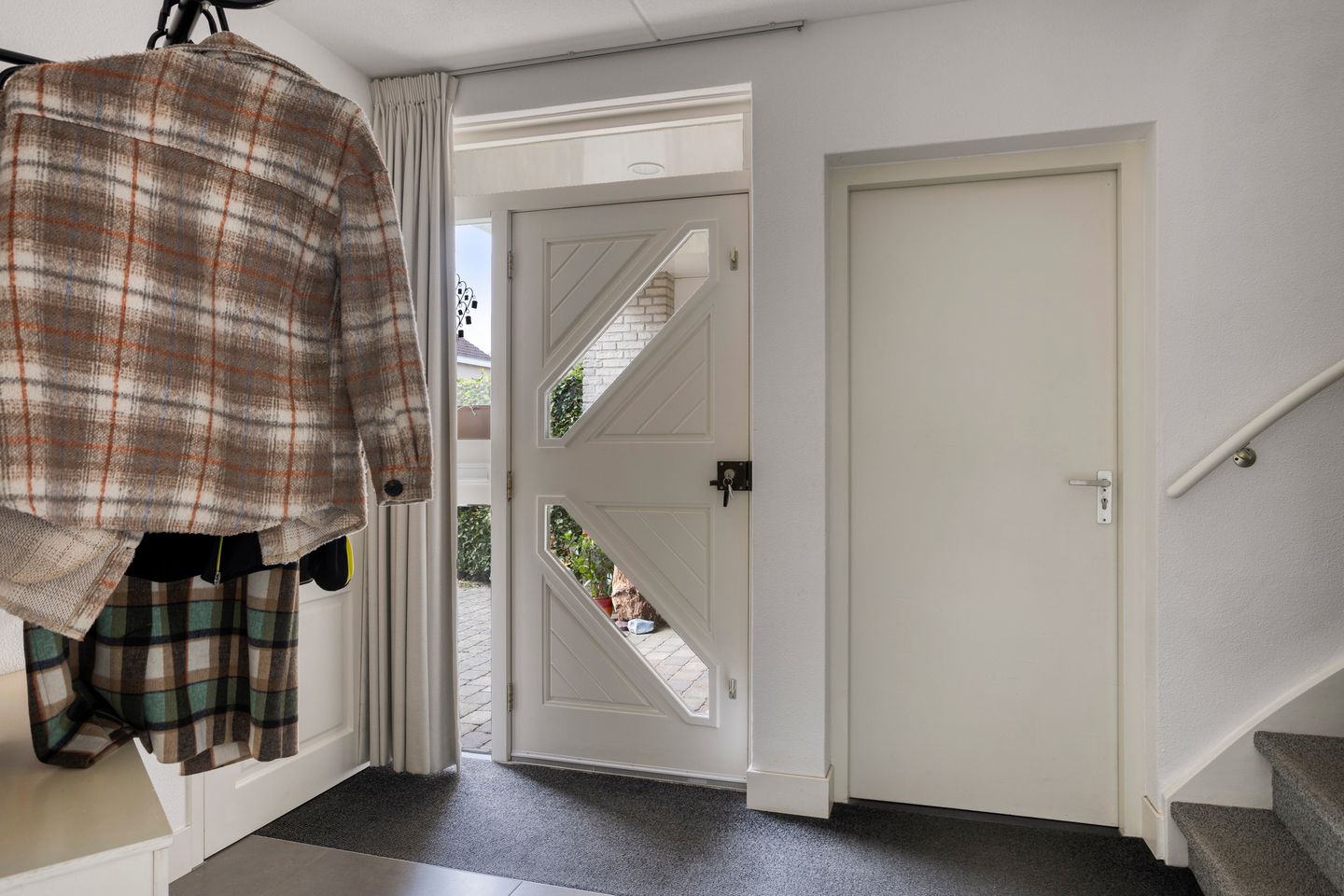 Photo 4 of Vliegersveld 6