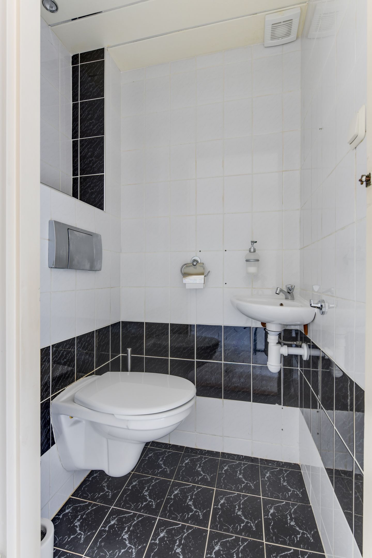 Foto 18 van Leeuwerikstraat 1