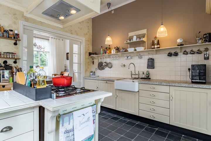 Photo 15 of Grotestraat 75