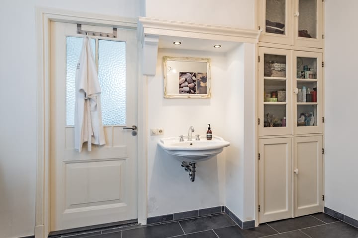 Photo 20 of Grotestraat 75