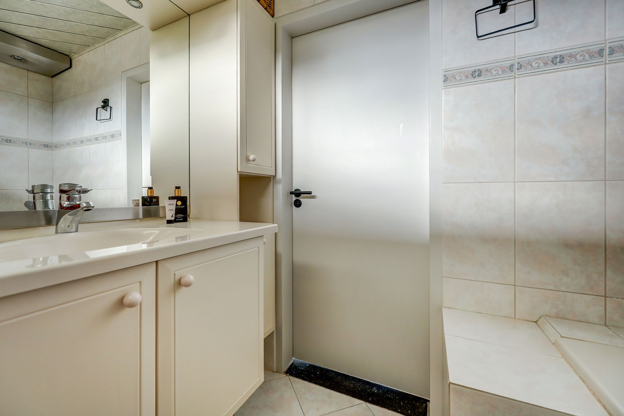 Photo 36 of Gouberg 19