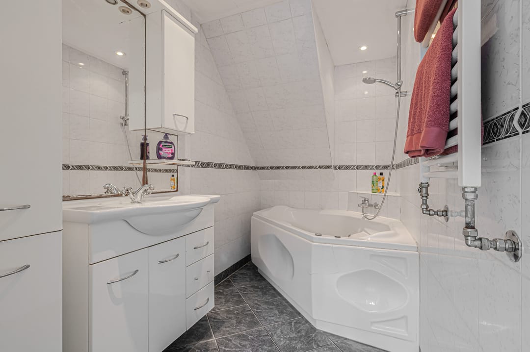 Photo 22 of Zaaibak 40