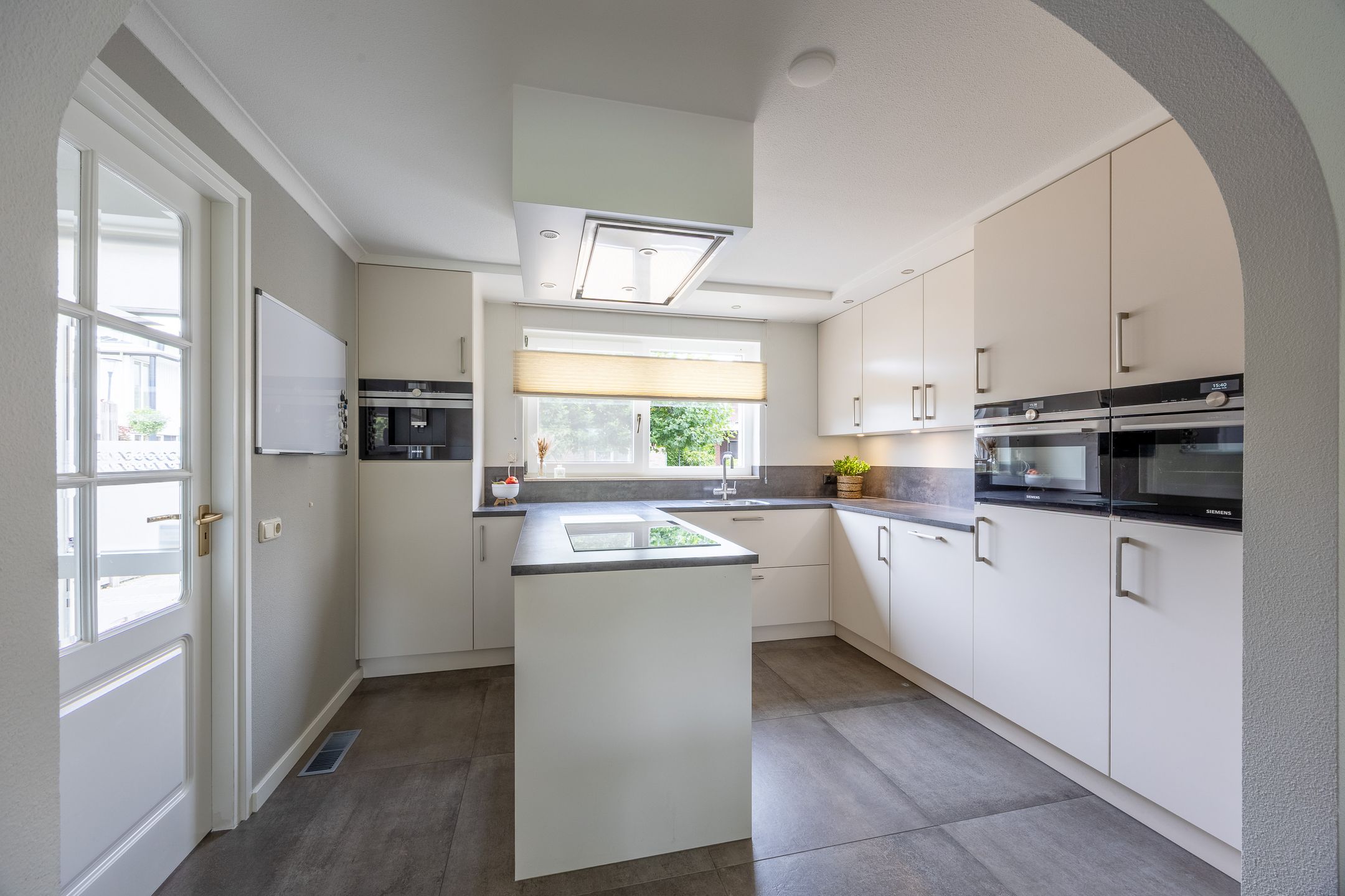 Foto 15 van Suze Robertsonstraat 3