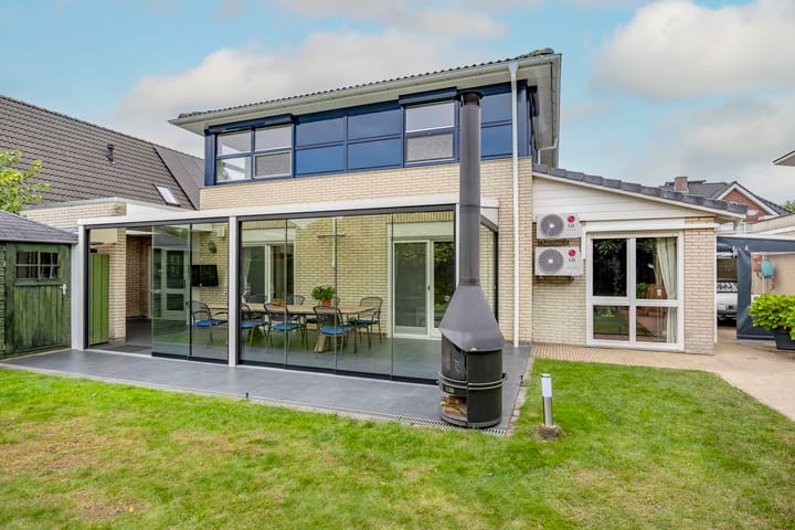 Foto 38 van Suze Robertsonstraat 3