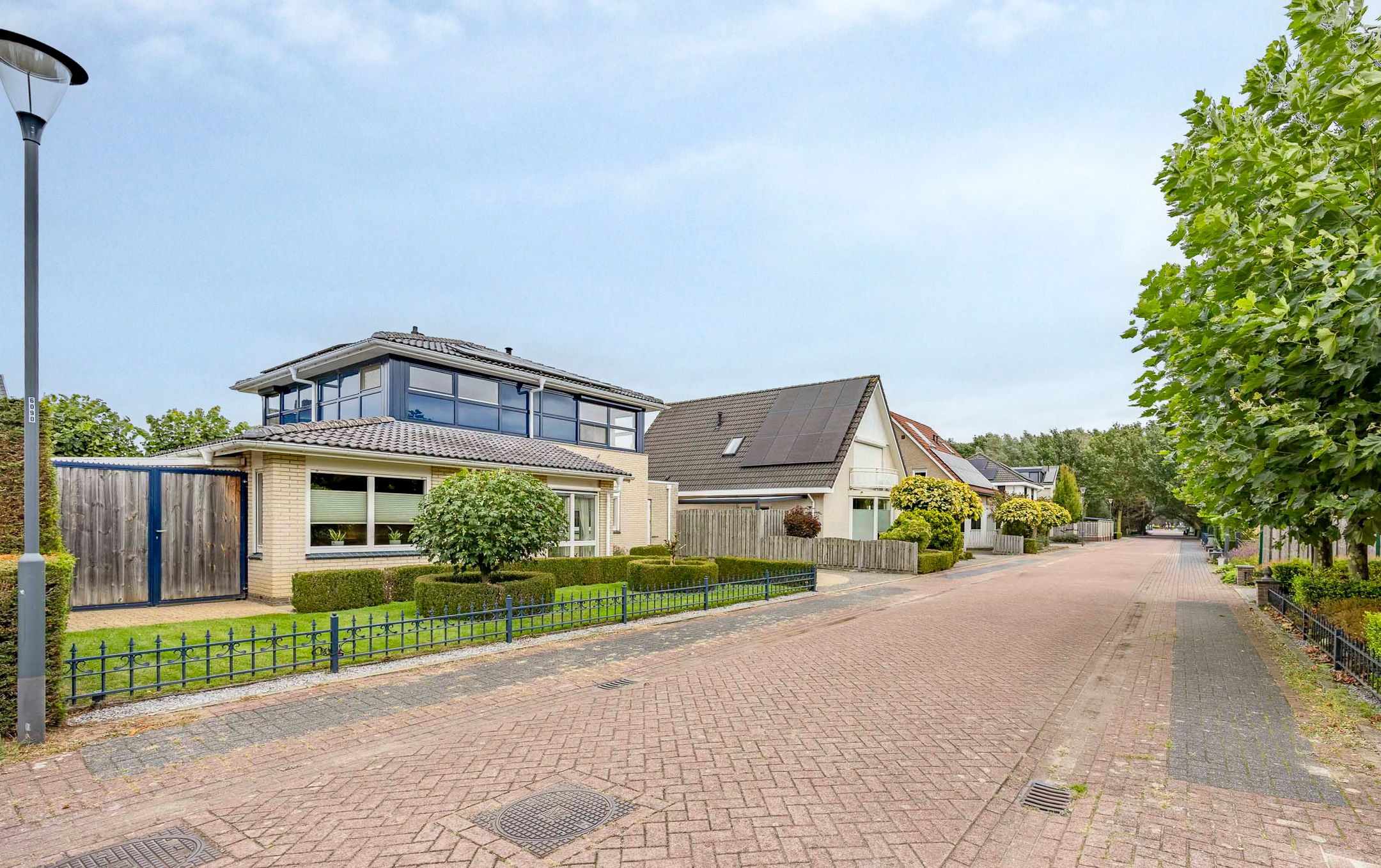 Foto 42 van Suze Robertsonstraat 3