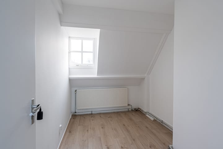 Foto 13 van Bree 17-C