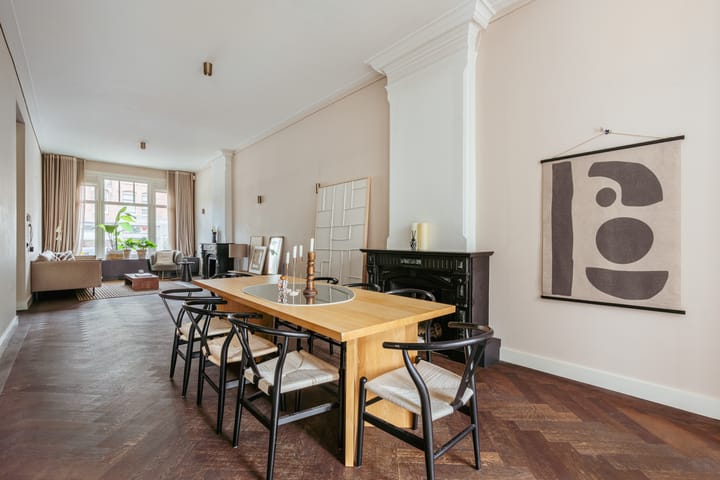 Photo 2 of Van Baerlestraat 152-H