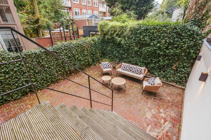 Photo 3 of Van Baerlestraat 152-H