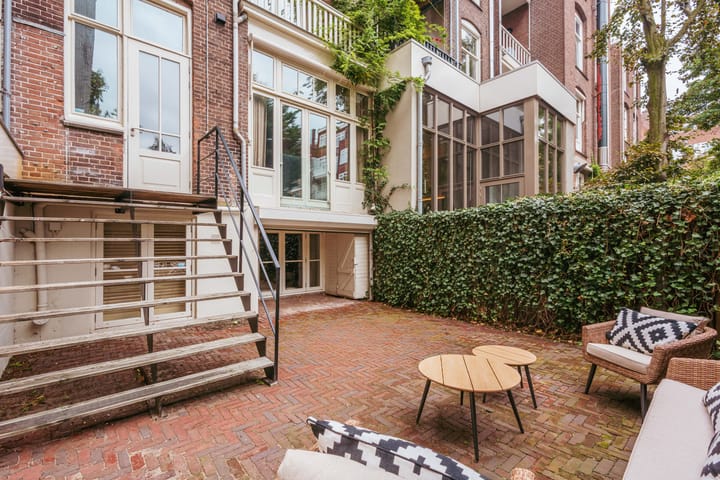 Photo 15 of Van Baerlestraat 152-H