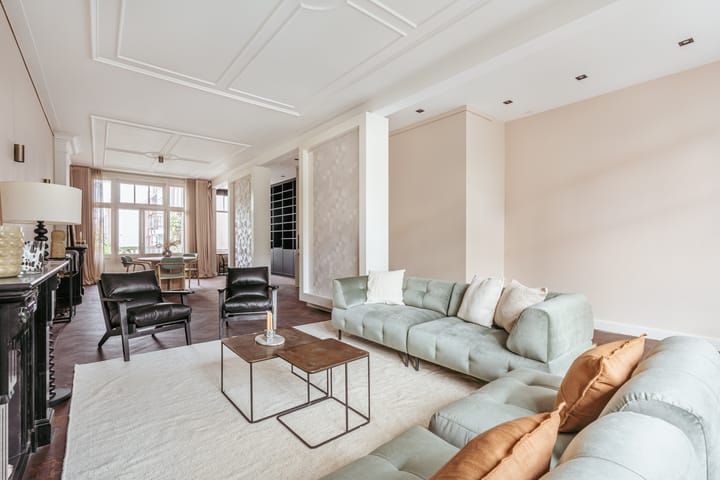 Photo 19 of Van Baerlestraat 152-H