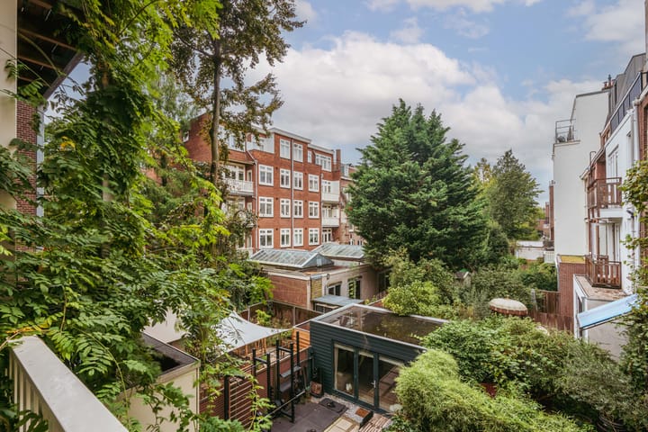 Photo 32 of Van Baerlestraat 152-H