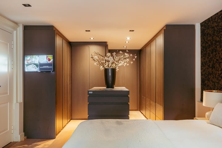 Photo 35 of Van Baerlestraat 152-H