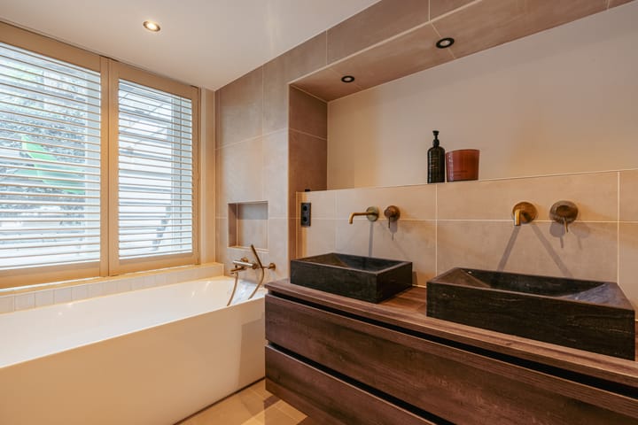 Photo 38 of Van Baerlestraat 152-H