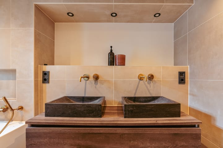 Photo 39 of Van Baerlestraat 152-H