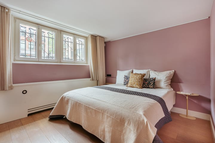 Photo 43 of Van Baerlestraat 152-H