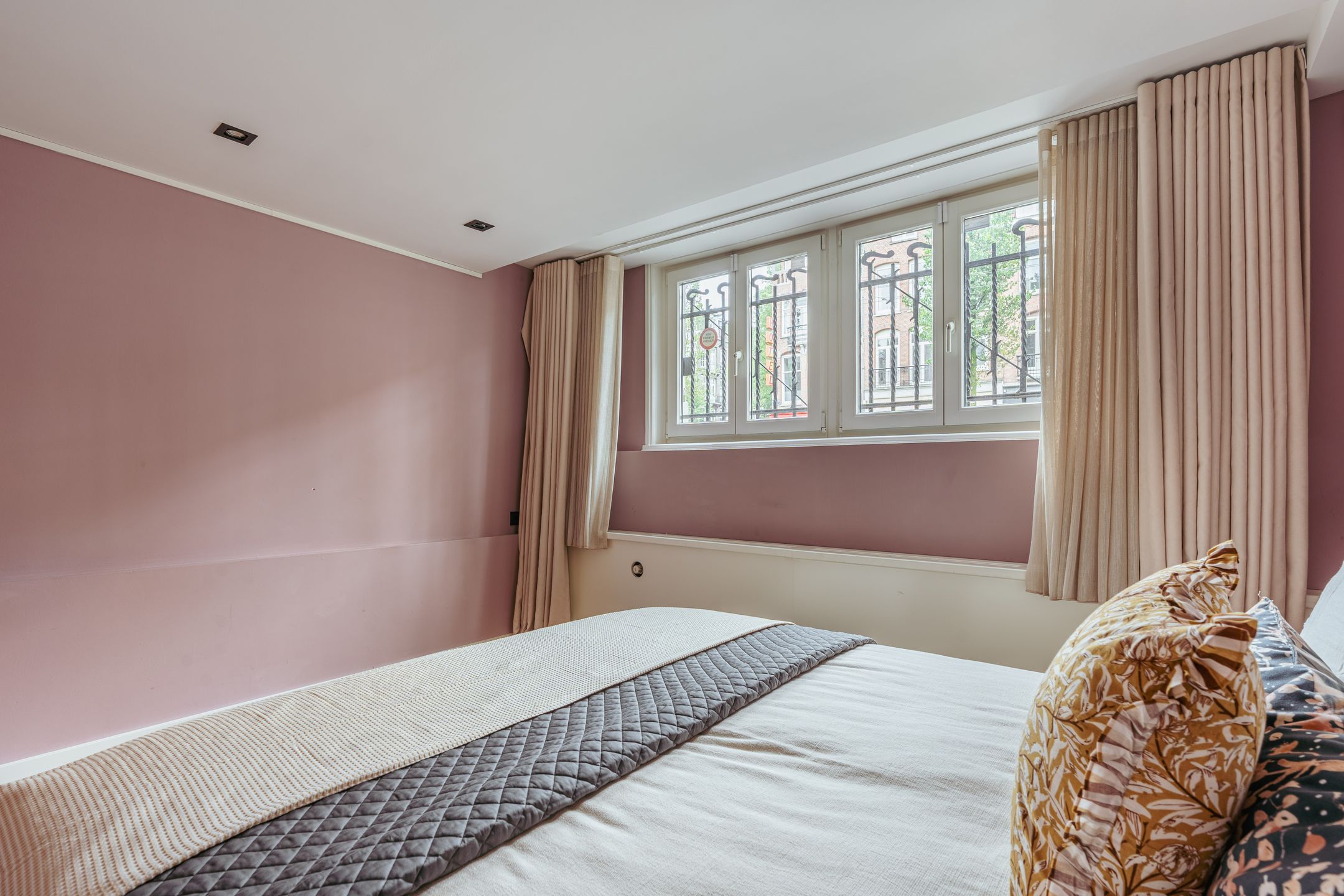 Foto 45 van Van Baerlestraat 152-H