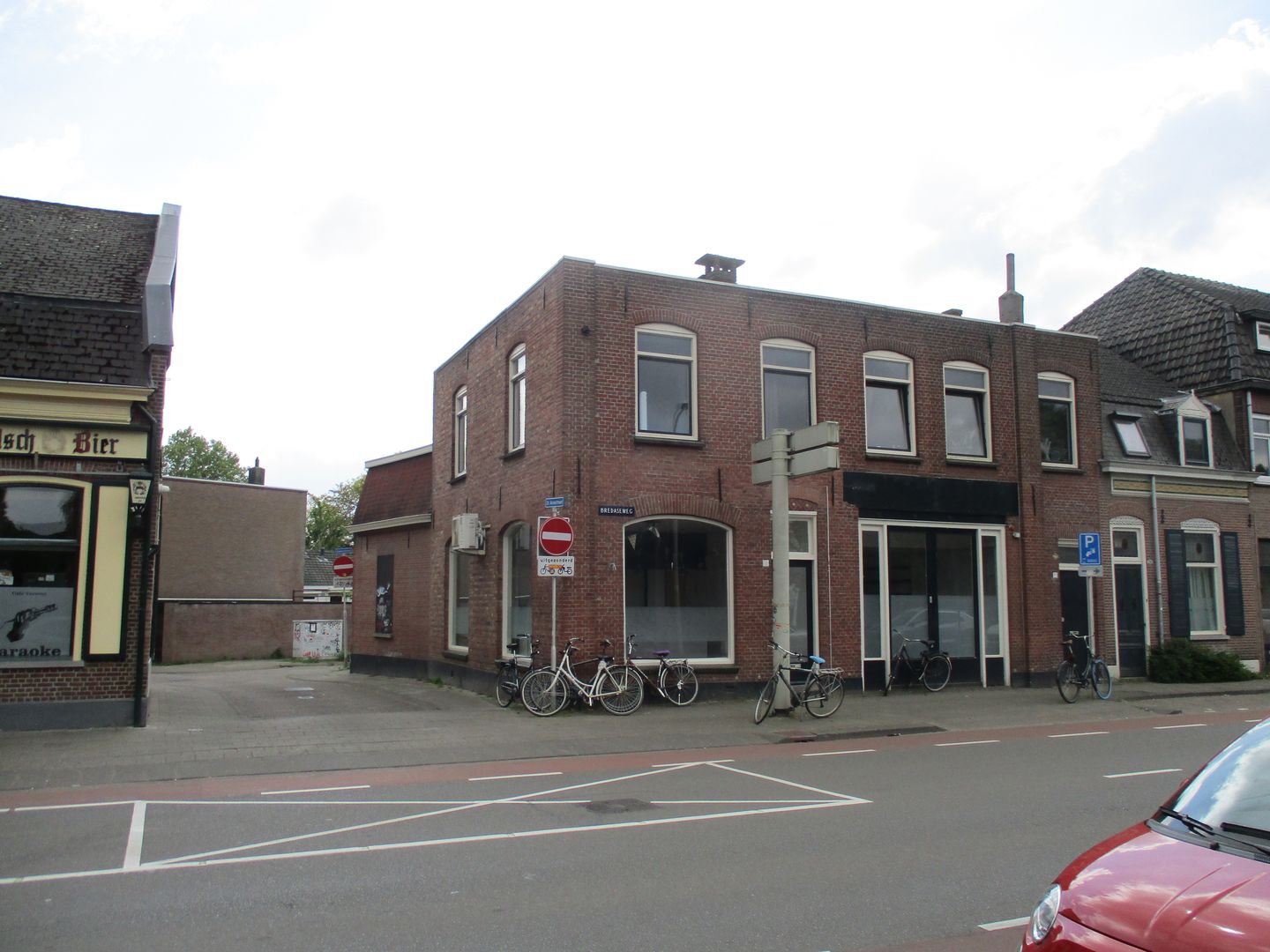 Bekijk foto 2 van Bredaseweg 70