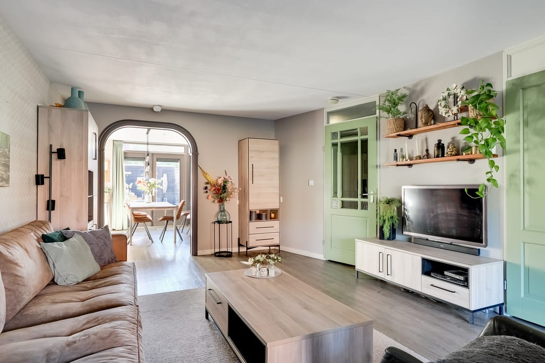 Photo 13 of Roerdomp 37