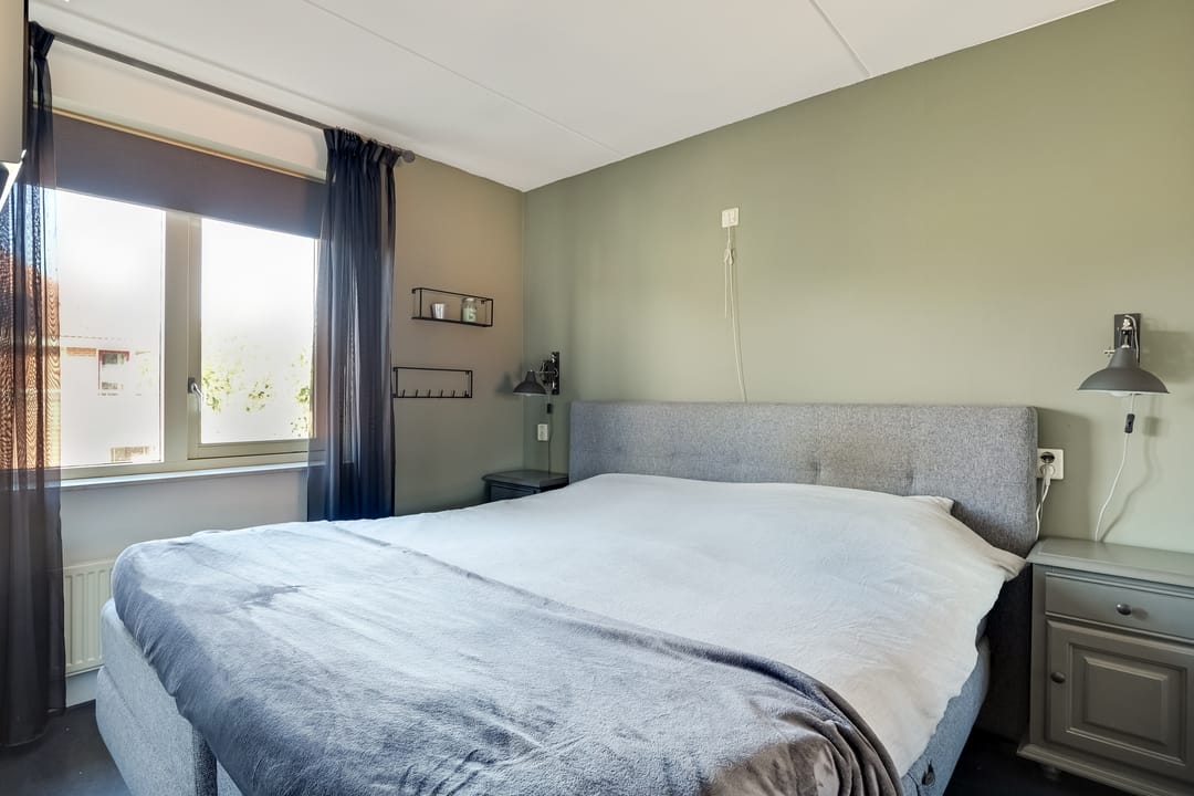 Photo 23 of Roerdomp 37