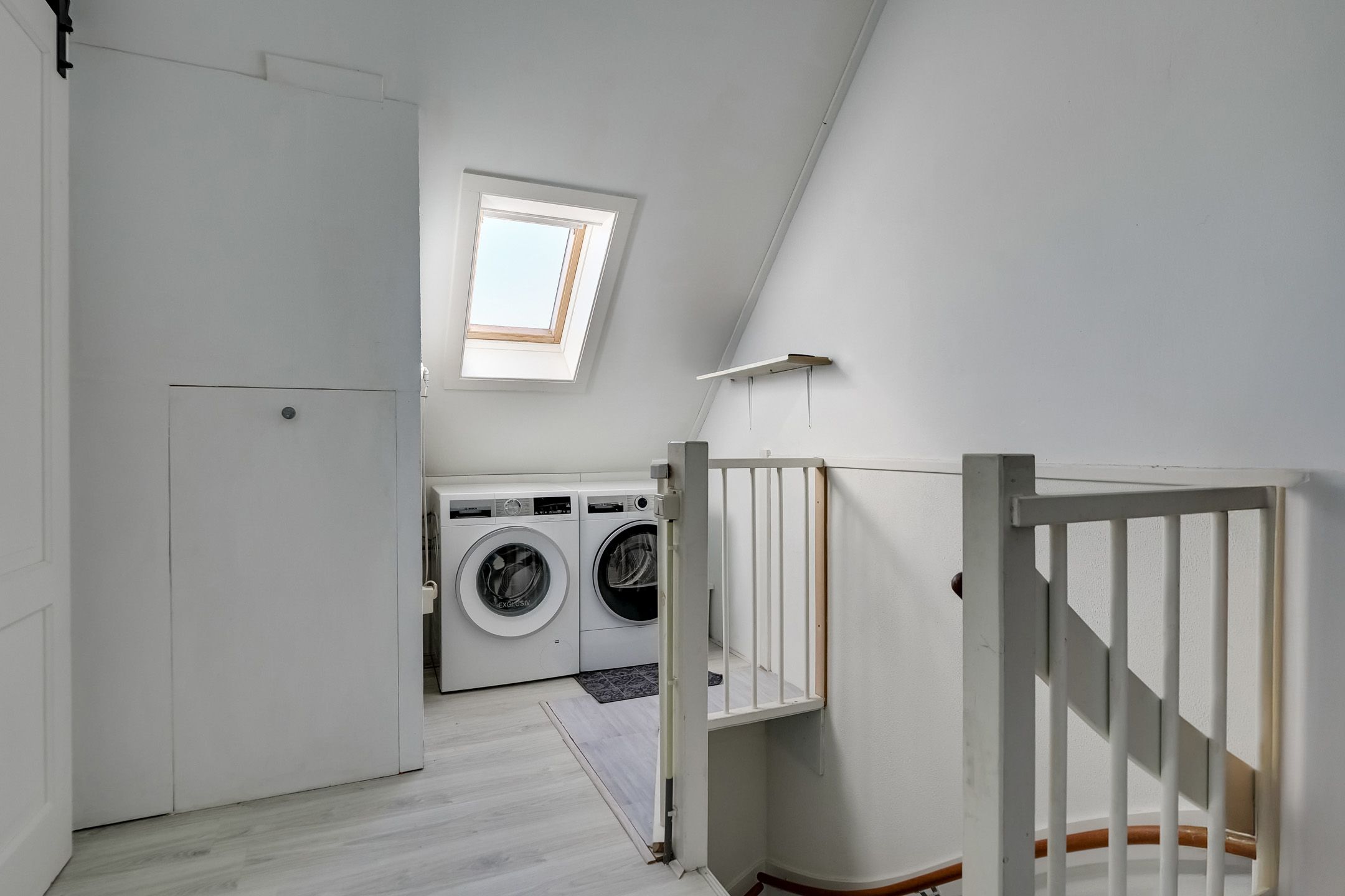 Photo 36 of Roerdomp 37