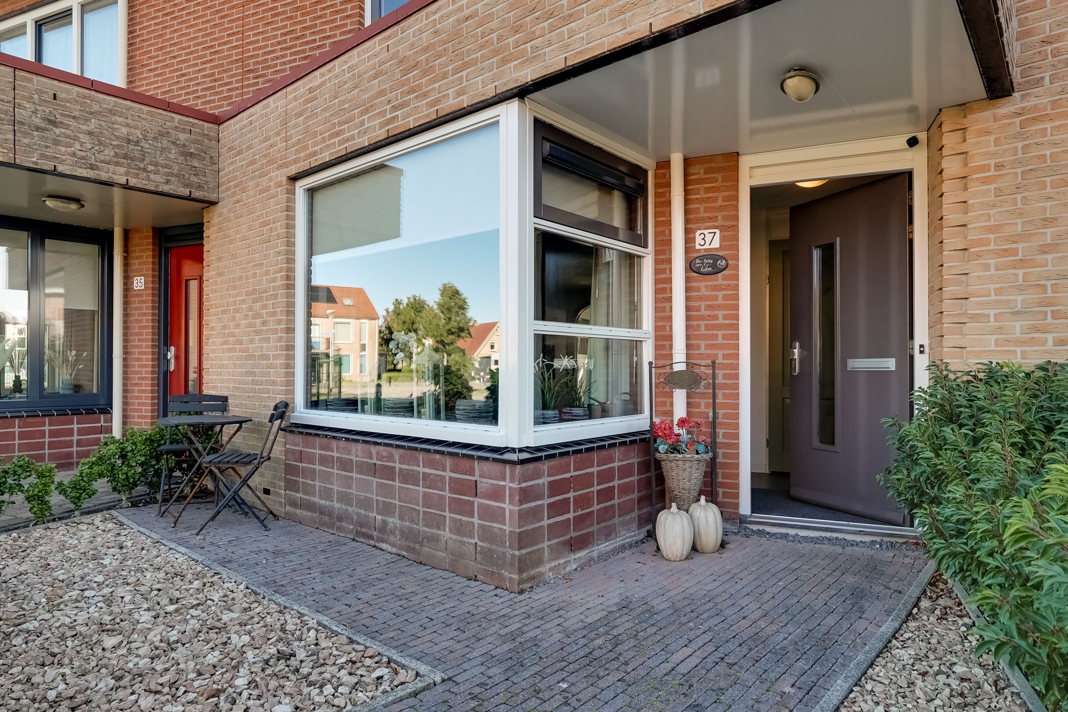 Photo 48 of Roerdomp 37