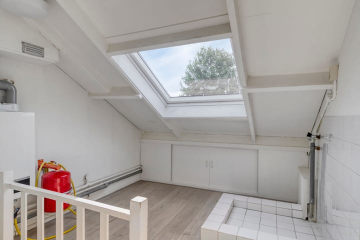 Photo 22 of Frederik Hendrikstraat 48