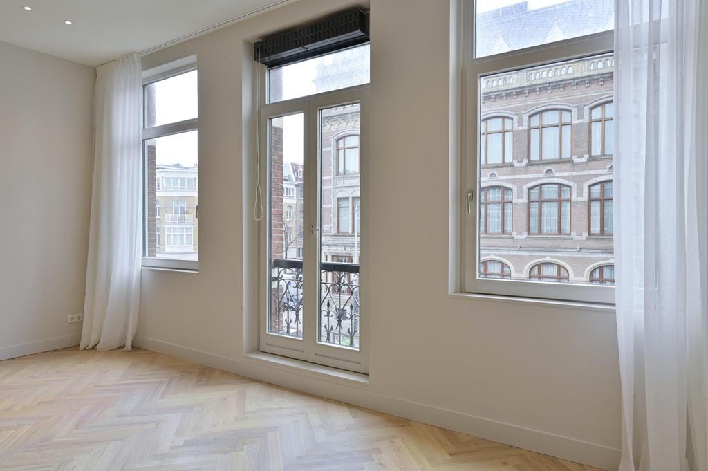 Foto 4 van Van Baerlestraat 38-2