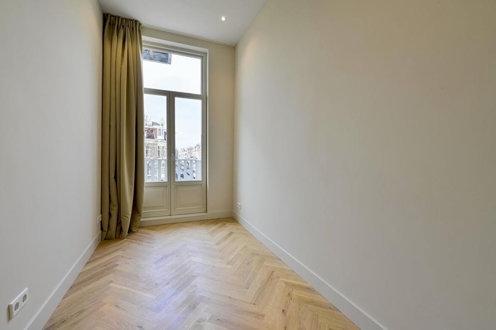 Foto 9 van Van Baerlestraat 38-2