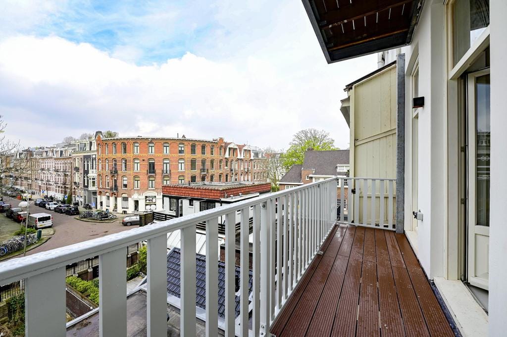 Foto 10 van Van Baerlestraat 38-2