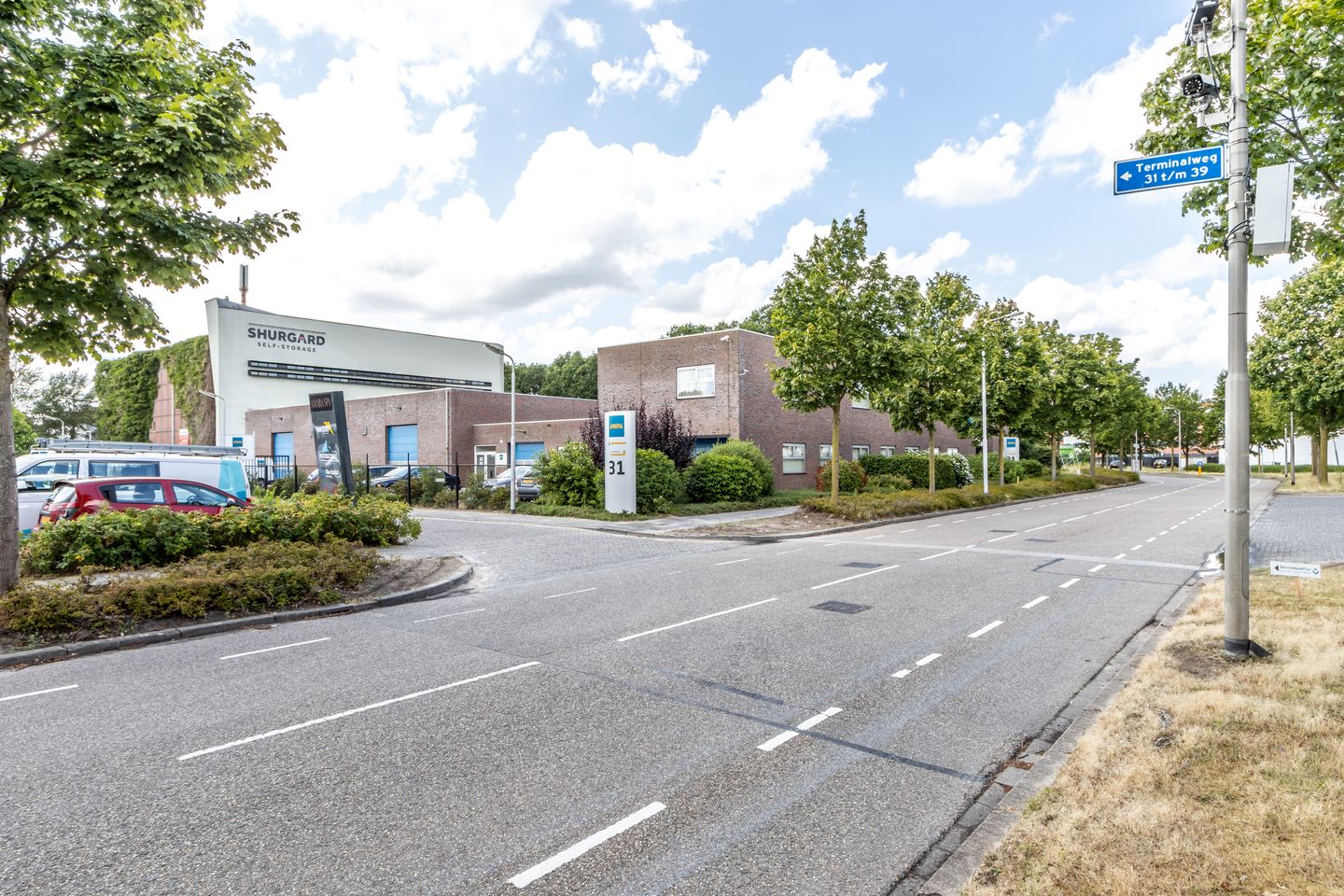View photo 2 of Terminalweg 31-A