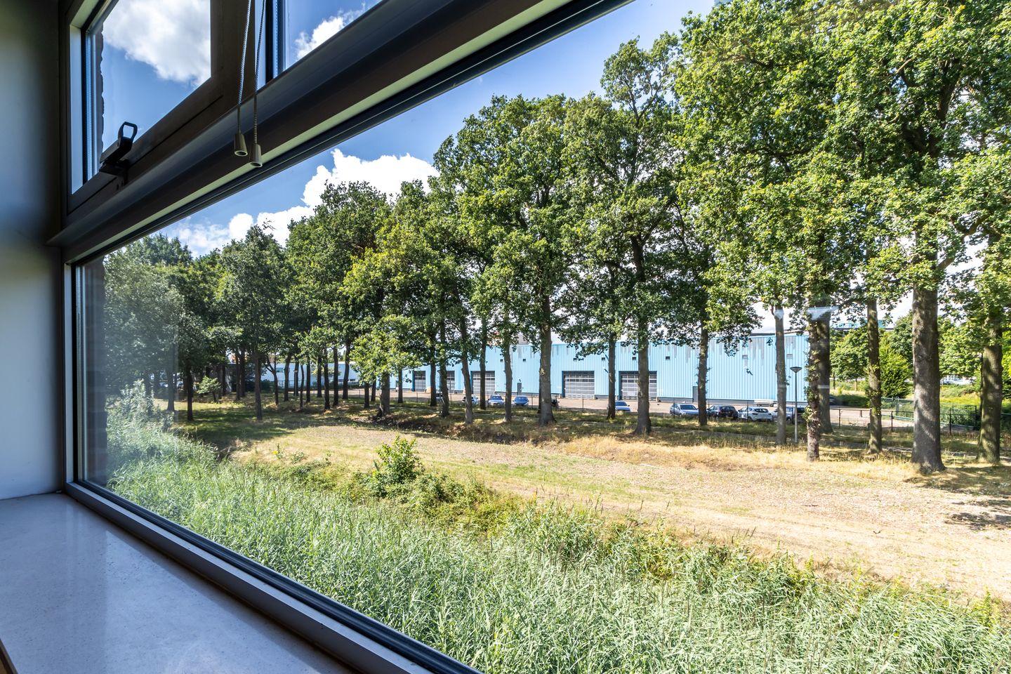 View photo 3 of Terminalweg 31-A
