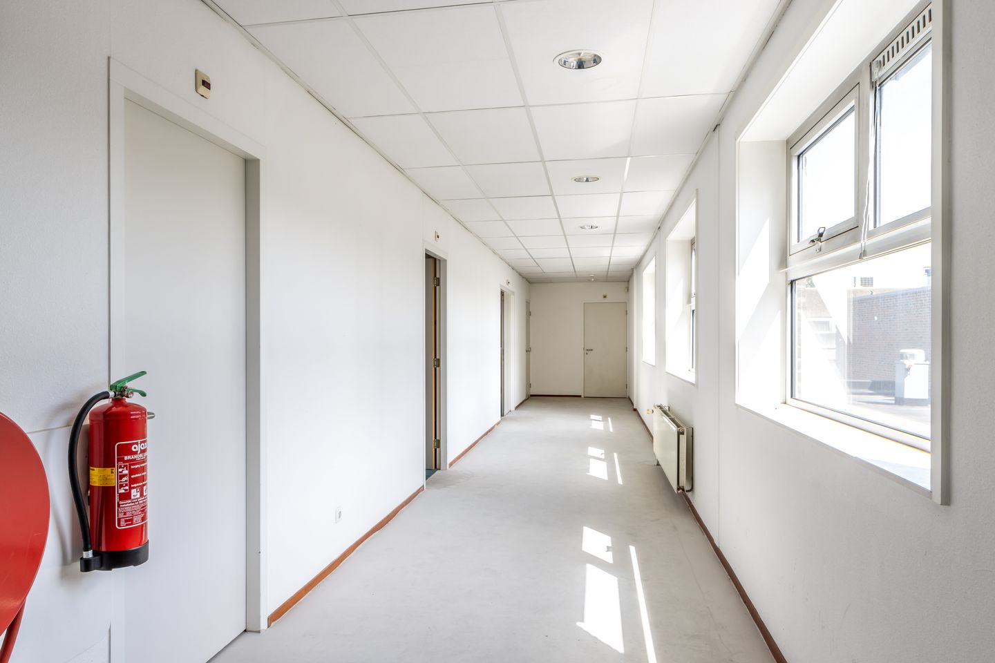 View photo 4 of Terminalweg 31-A