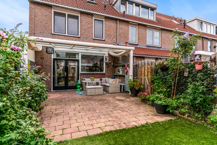 Foto 2 van Lockerskamp 2