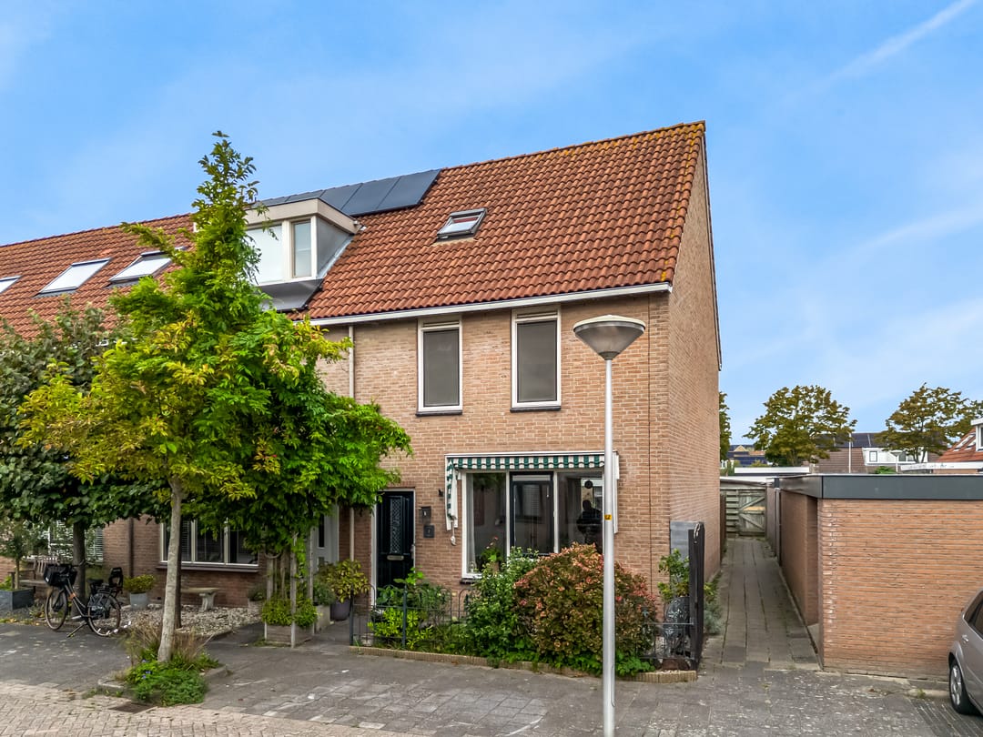 Foto 28 van Lockerskamp 2