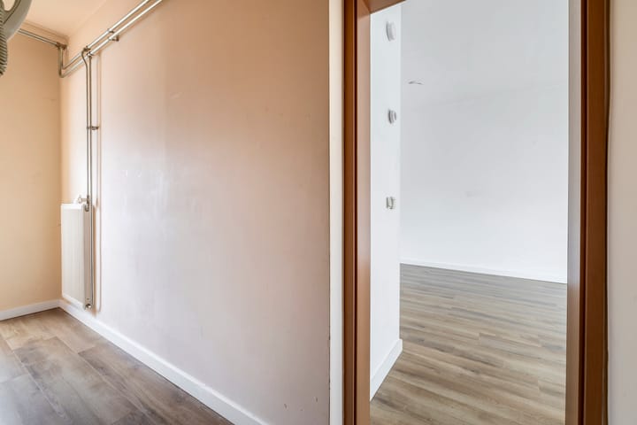 Photo 11 of Lange Hilleweg 67-B