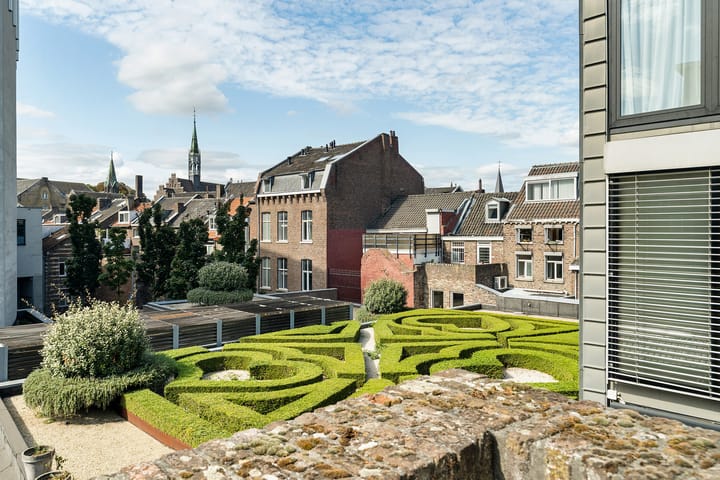 Photo 3 of Helmstraat 8-B