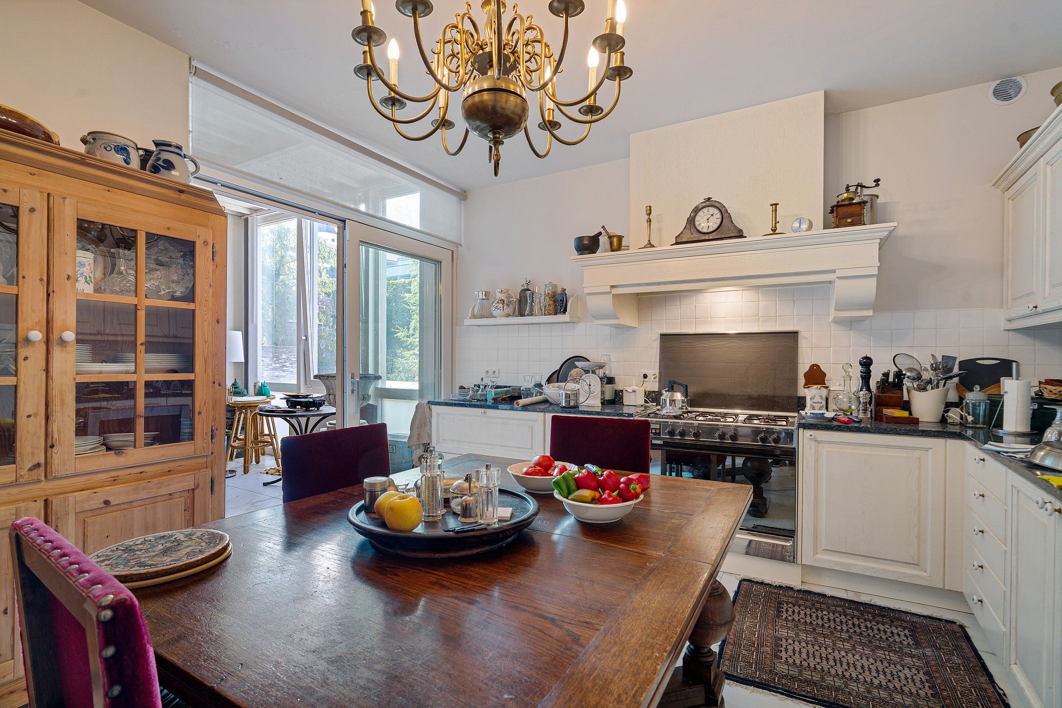 Photo 12 of Helmstraat 8-B