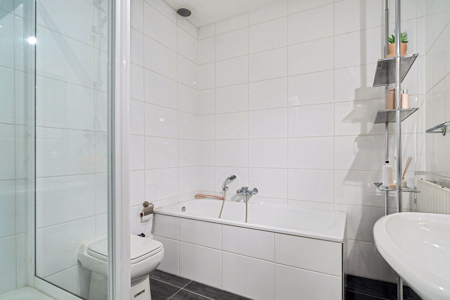 Photo 29 of Helmstraat 8-B