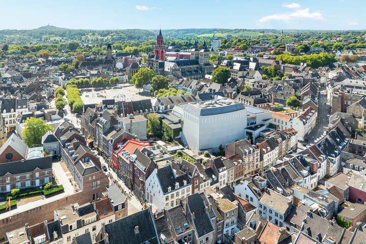 Photo 32 of Helmstraat 8-B