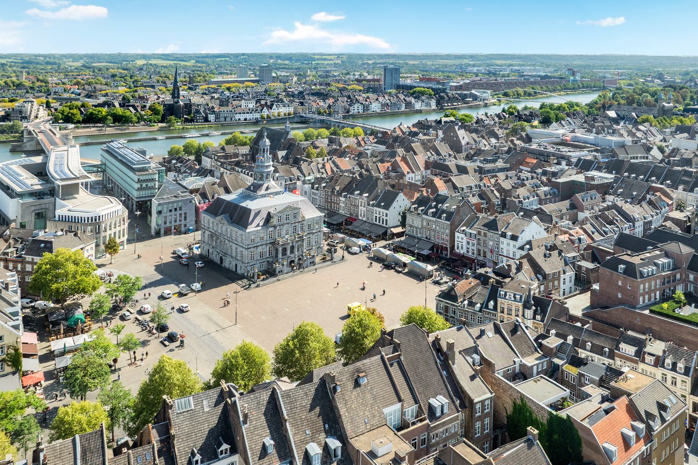 Photo 34 of Helmstraat 8-B