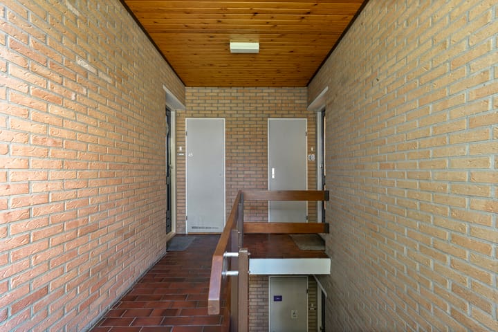 Photo 9 of Tuinfluiterstraat 41